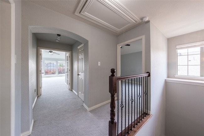 Building Photo - 2432 Greenbrook Dr