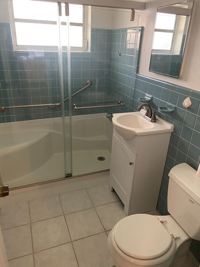Building Photo - 3BR/2BA HOME IN NE PALM BAY