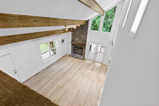 Building Photo - 240 N Cedarbrook Dr