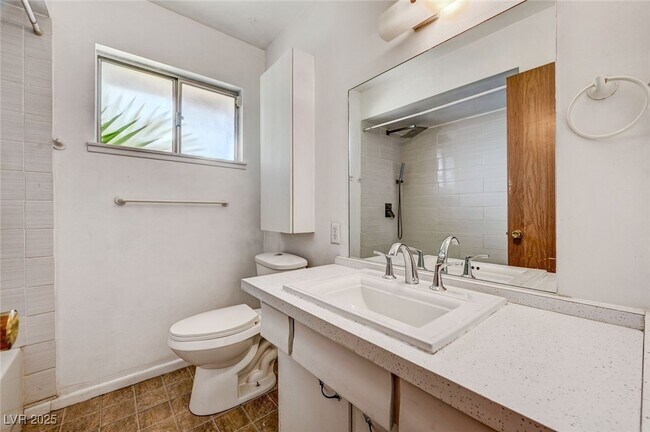 Building Photo - 1516 Inverness Ave