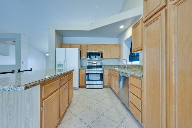 Building Photo - 561 Pacer Terrace