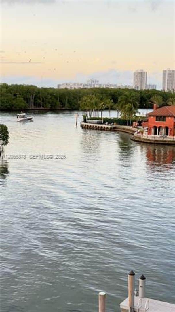 Building Photo - 456 Poinciana Island Dr