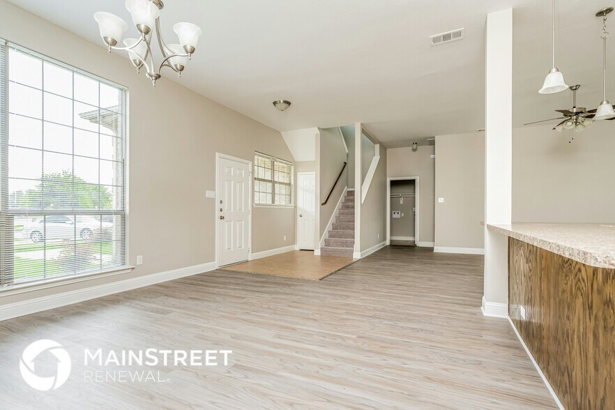 Building Photo - 431 Parker Dr