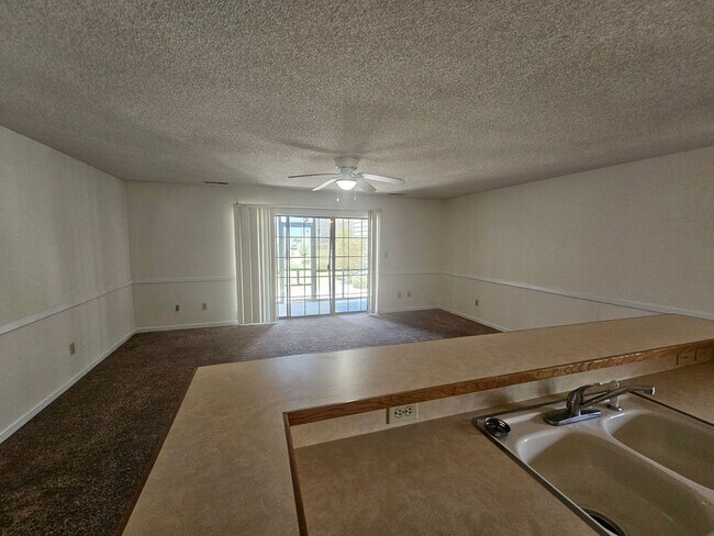 Building Photo - 4363 Spa Dr