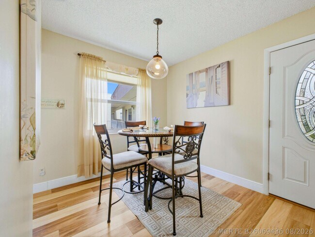 Building Photo - 755 Normandy Ln