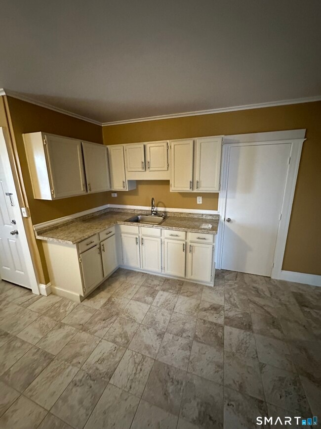 Building Photo - 205 French St