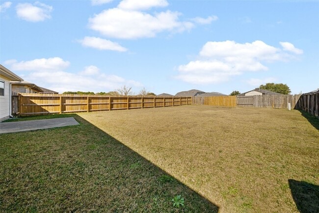 Building Photo - 5203 Panay Park Dr