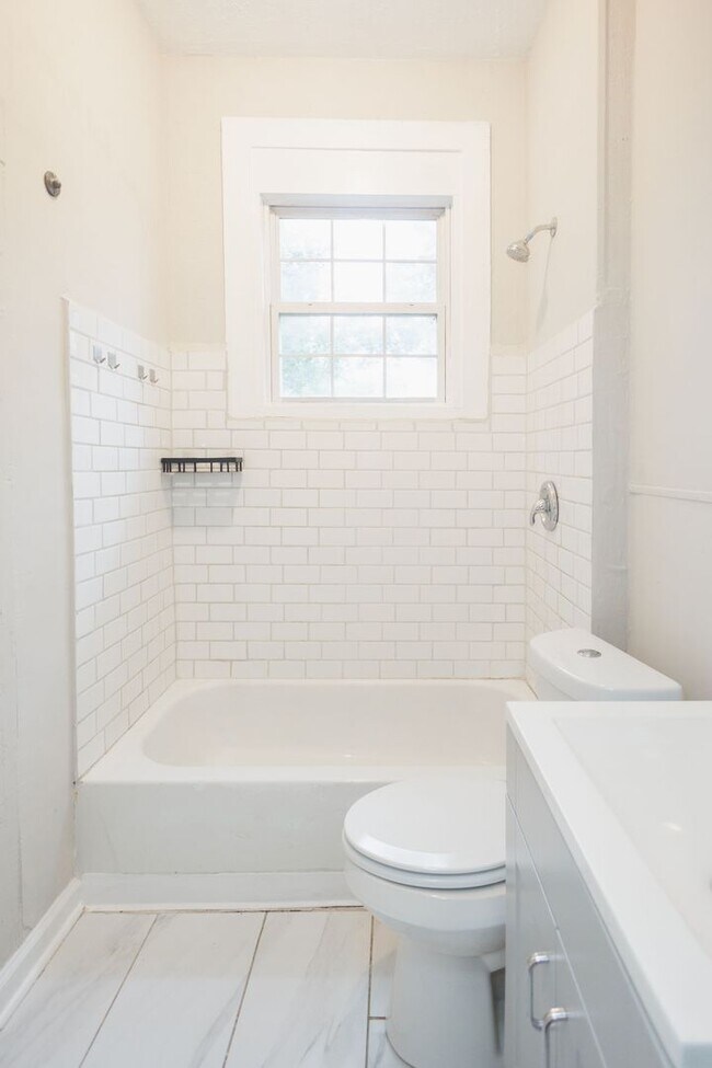 Building Photo - 315 W Chappell St