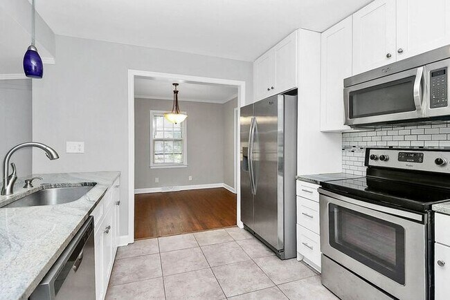 Building Photo - 3BD/2BA Ranch Home in Windsor Park!
