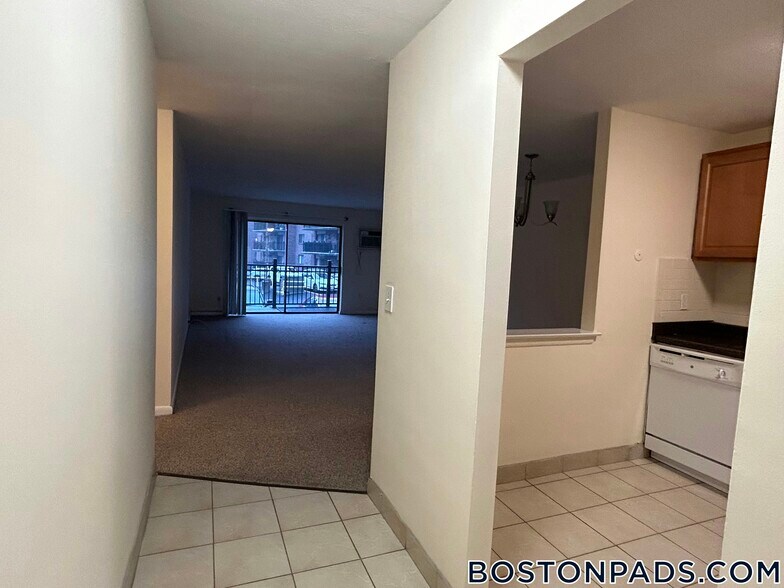 Building Photo - 245 Main St