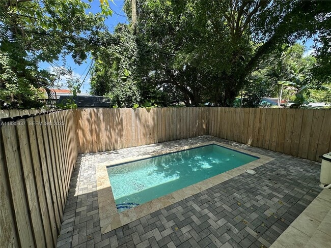 Building Photo - 2784 SW 34th Ave