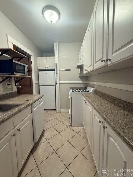 Building Photo - 11 Story St