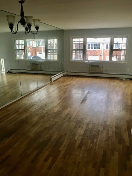 Living Room - 1843 Clintonville St