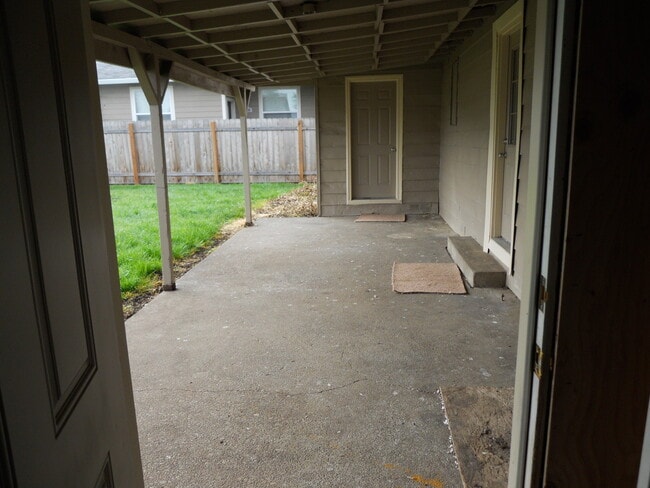 Building Photo - OWN808