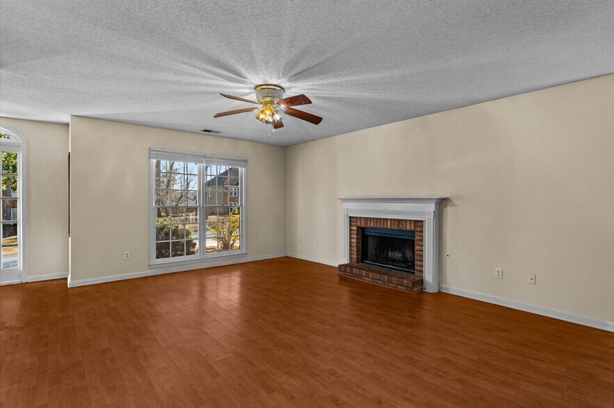 Building Photo - 2155 Southbrook Ridge NW