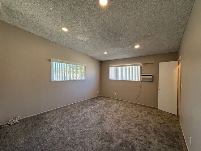 Building Photo - 1026 Grover Ave