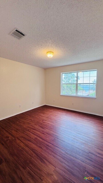 Building Photo - 3330 Bob White Ln