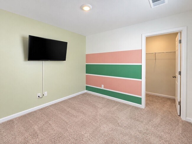 Building Photo - 833 Kirby Ct