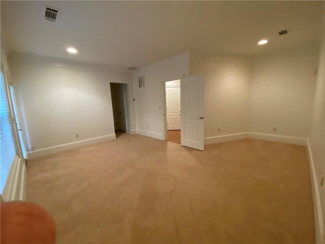 Building Photo - 2783 Durham Dr NE