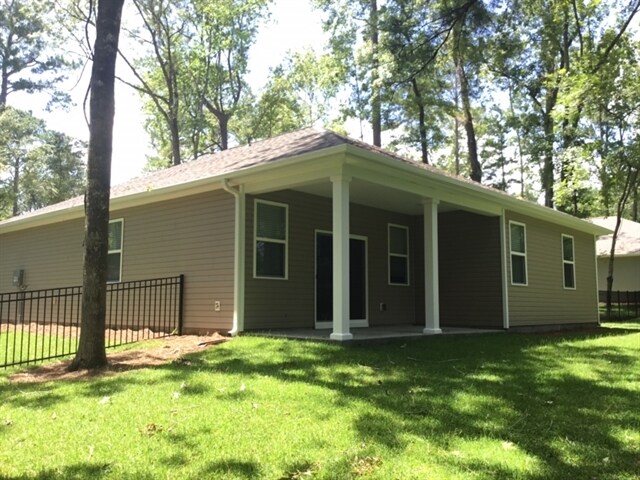 Building Photo - 222 Swan Dr