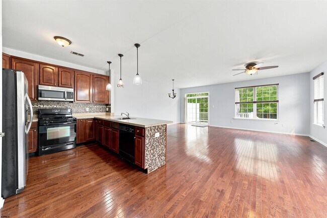 Building Photo - 64 Meadow Cir