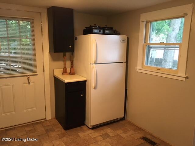 Building Photo - 3903 Kennison Ave