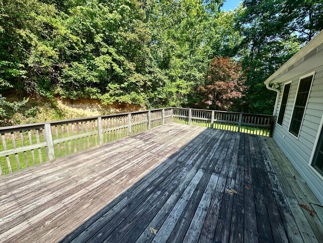 Building Photo - 3 Bedroom Home - Private - Central SC
