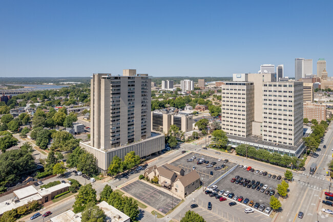 Building Photo - Liberty Tower