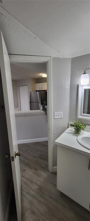 Building Photo - 1972 Lake Atriums Cir