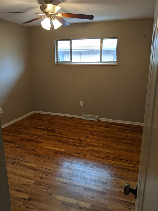 Building Photo - Osceola Duplex