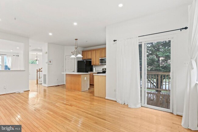 Building Photo - 20 Castle Garden Ct