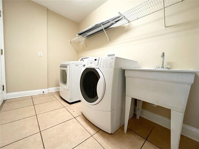 Building Photo - 6892 Lucca St