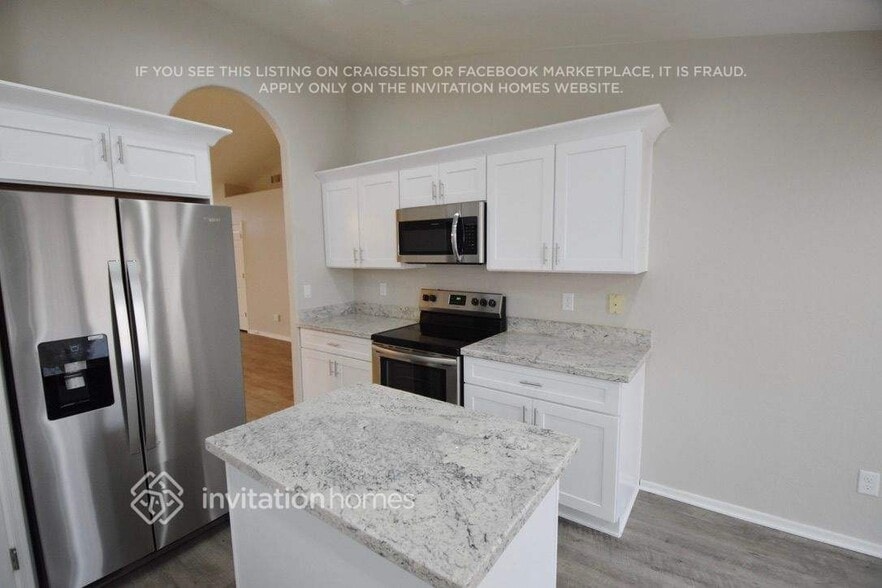 Building Photo - 6928 E Madero Ave