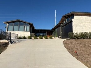 Building Photo - 143 Emmanuelle Ct