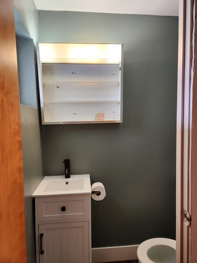 Building Photo - 6344 Eastside Hwy