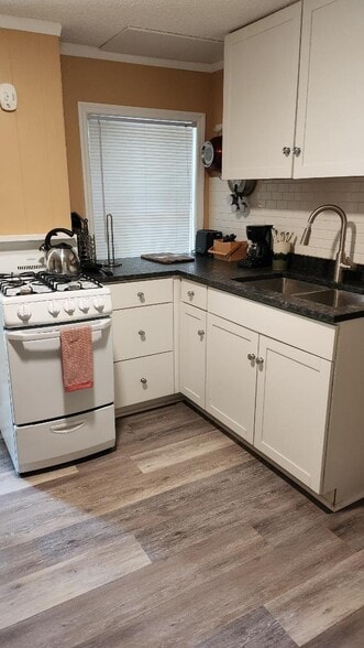 Primary Photo - 43 Caledonia Rd