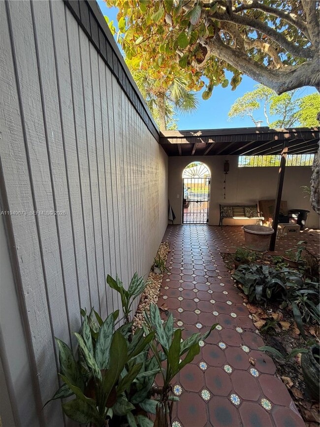 Building Photo - 7216 Jacaranda Ln