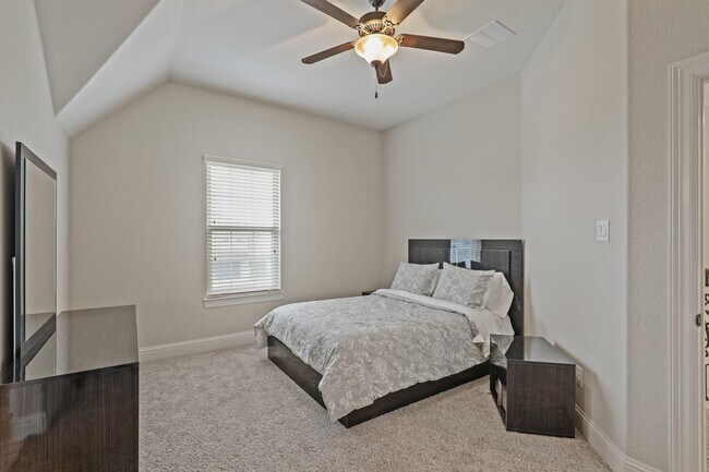 Building Photo - 5730 Balcones Ridge Ln