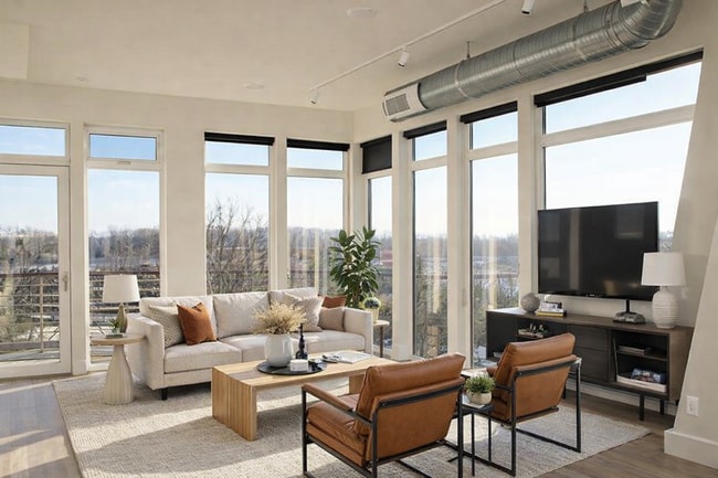 Building Photo - 4644 S Kelly Ave