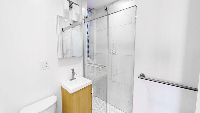 Renovated Bathroom - 105-111 Queensberry Street