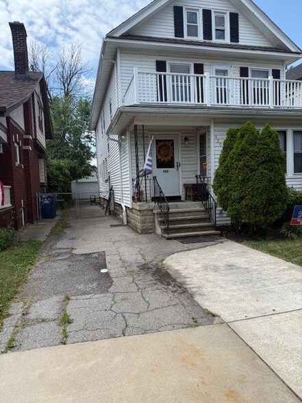 Building Photo - 430 Colvin Ave