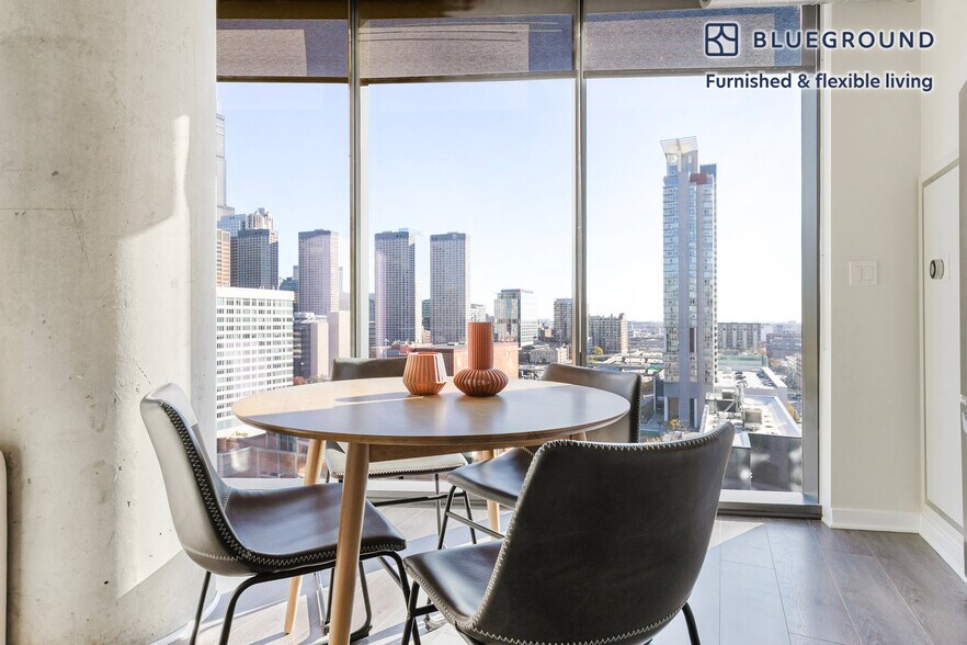 Building Photo - 730 W Couch Pl