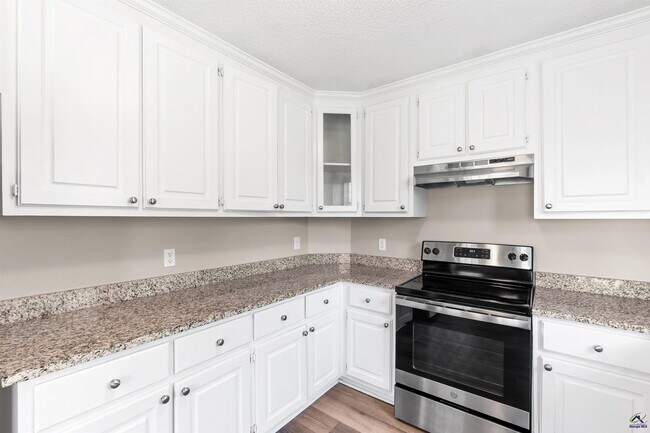 Building Photo - 308 Peach Blossom Rd