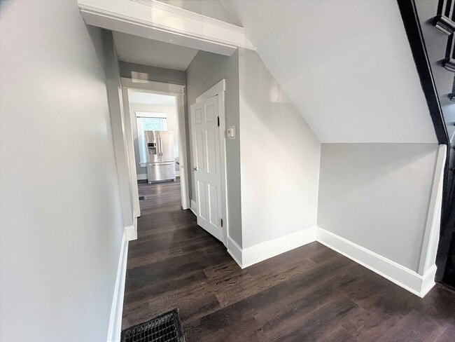 Building Photo - 217-217 S 9th St