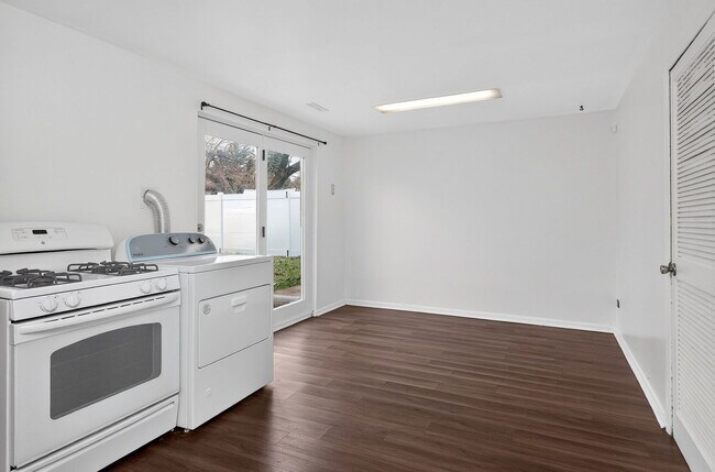 Building Photo - 1319 Highland Ave
