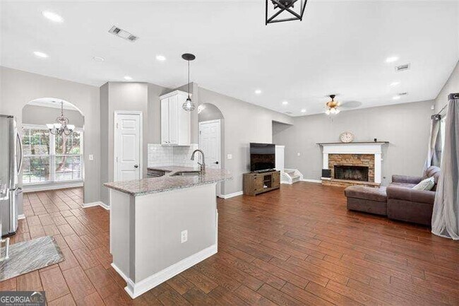Building Photo - 2865 Stonehenge Ct