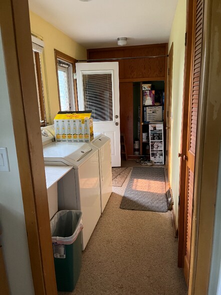 Building Photo - 106 S Bobby Ln
