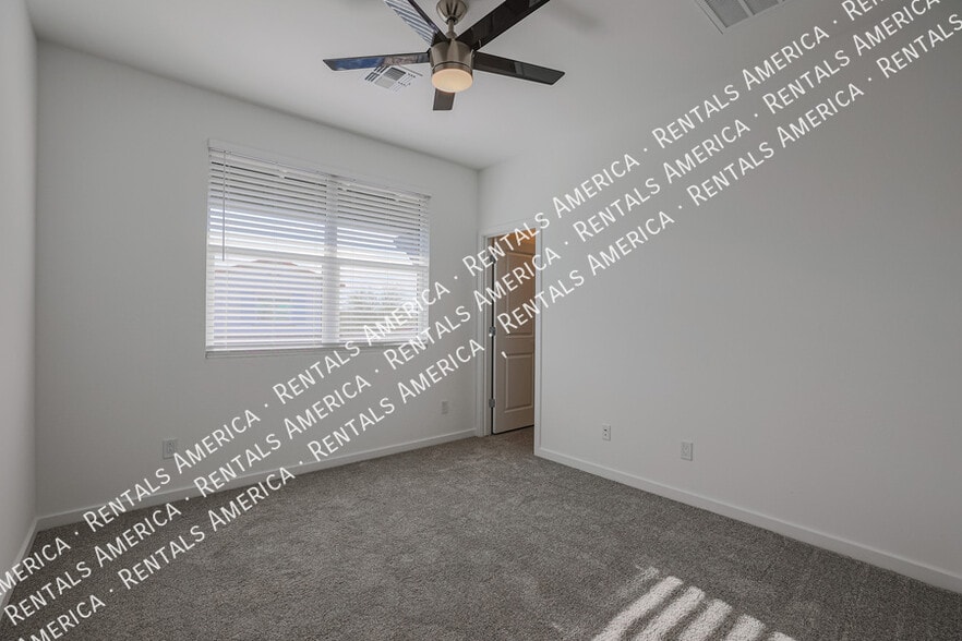 Building Photo - 17717 W Cassia Way