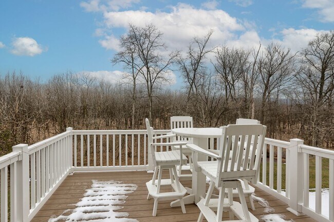 Building Photo - 4 bedroom