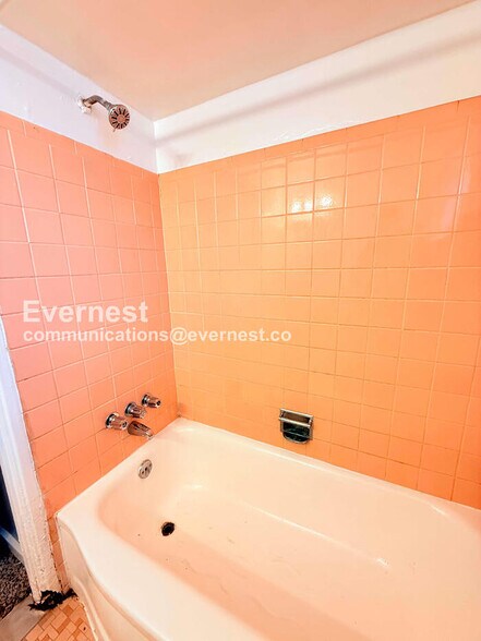 Building Photo - 18711 Schoolcraft Rd